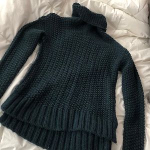 Cozy green winter turtle neck
